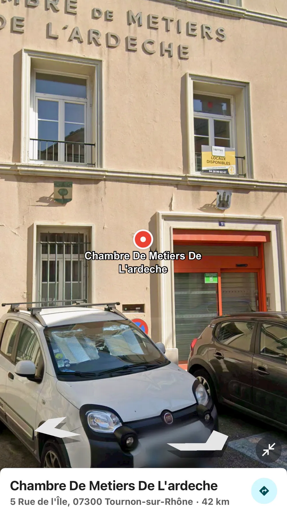 La chambre des métiers de Tournon sur Rhône. (Elle est juste en face de la porte cochère)