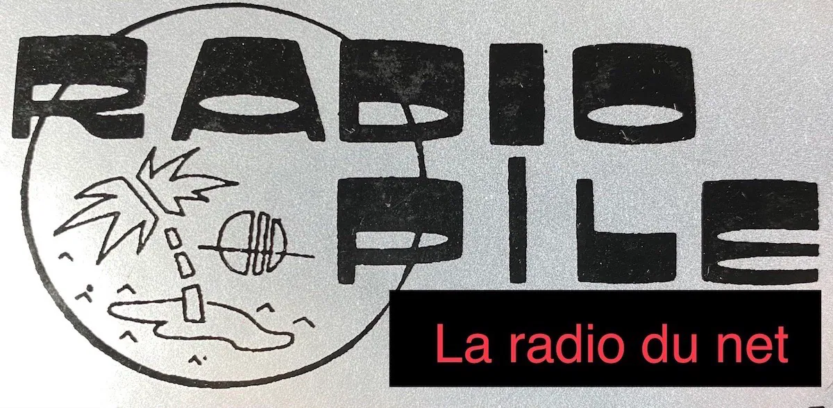 Auto collant Radio Pile