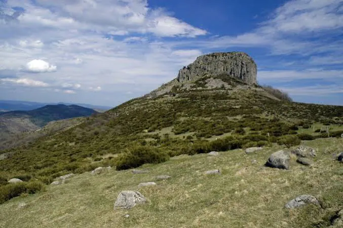Site classé le rocher de Gourdon ?